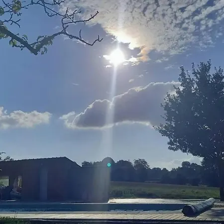 Longere Normande, Parc, Piscine. * Montchevrel